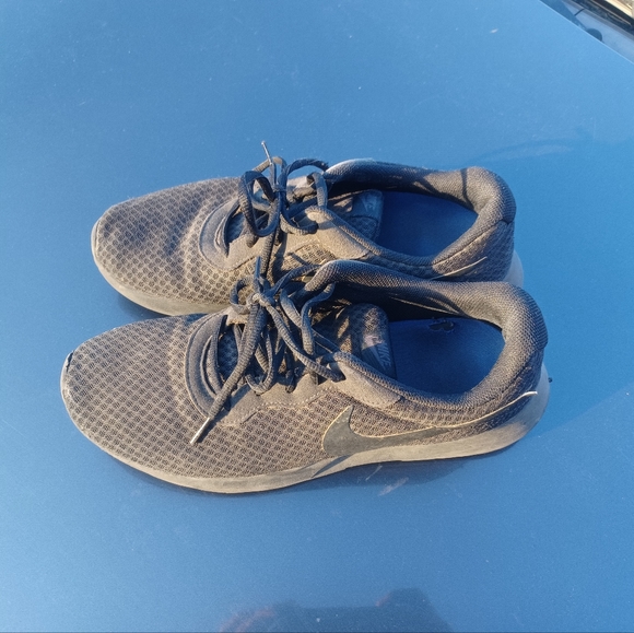 Nike tanjun black shoes 10.5 - Picture 9 of 11